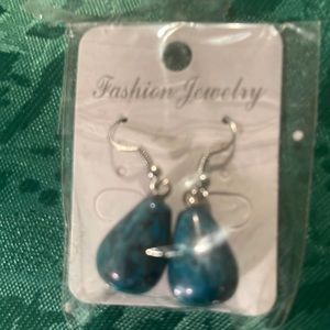 Fashion dangle earrings